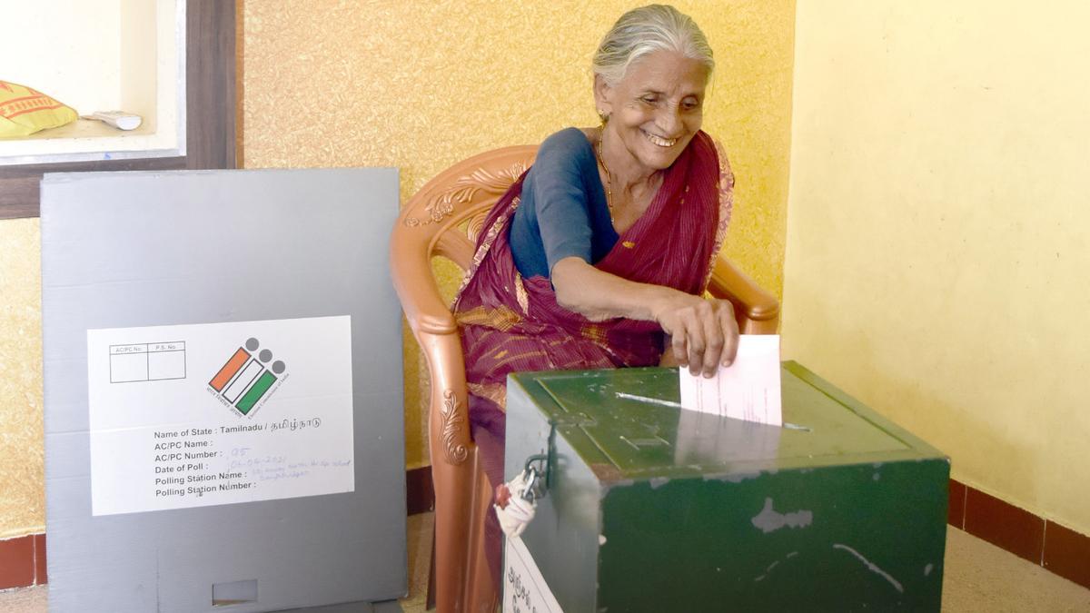 Erode (East) bypoll | 344 postal votes cast so far, officials to visit homes of voters once more