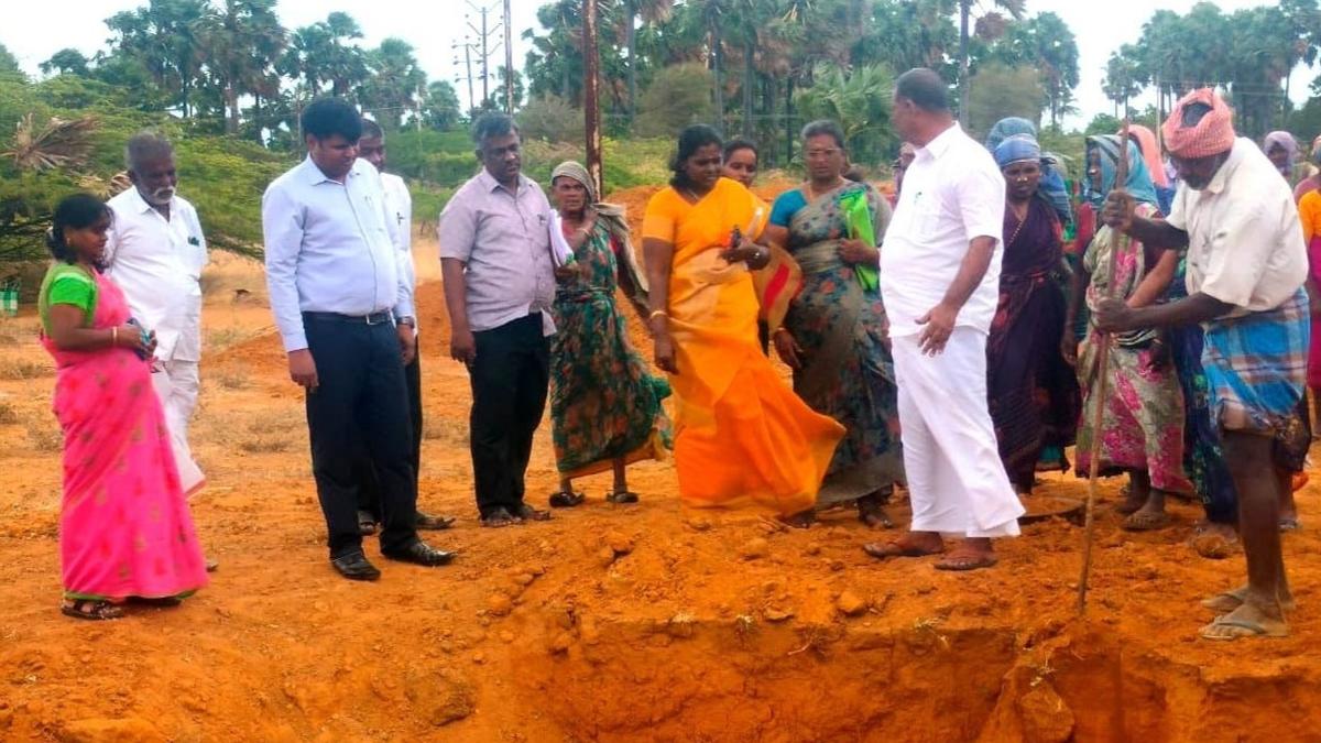 Plan to dig 300 new ponds in Tirunelveli district; digging of 194 tanks in first phase commenced