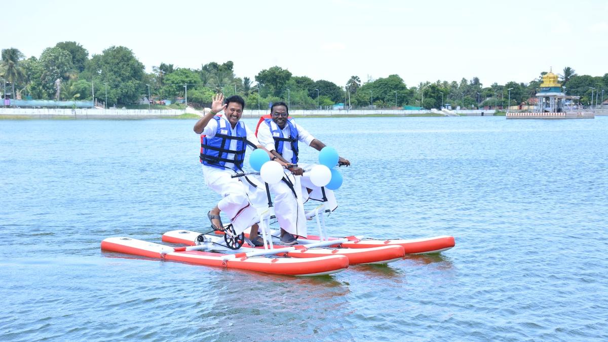 Pleasure boating launched at Vedamirtha lake in Vedaranyam