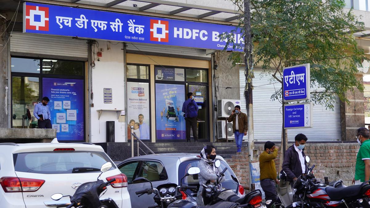 Global geo-strategic uncertainties bound to affect intra, cross-border flows of capital: HDFC Bank chief