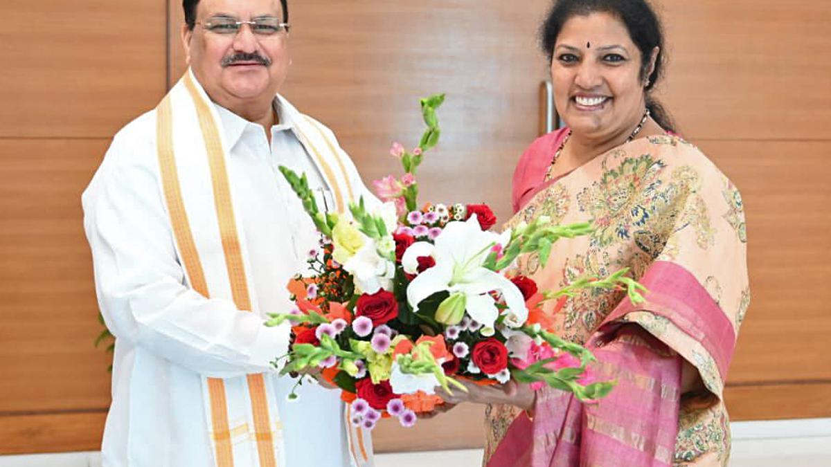 Daggubati Purandeswari takes part in meeting addressed by J. P. Nadda in Hyderabad 