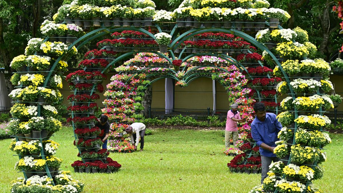 Karnataka CM inaugurates B. R. Ambedkar themed flower show in Lalbagh