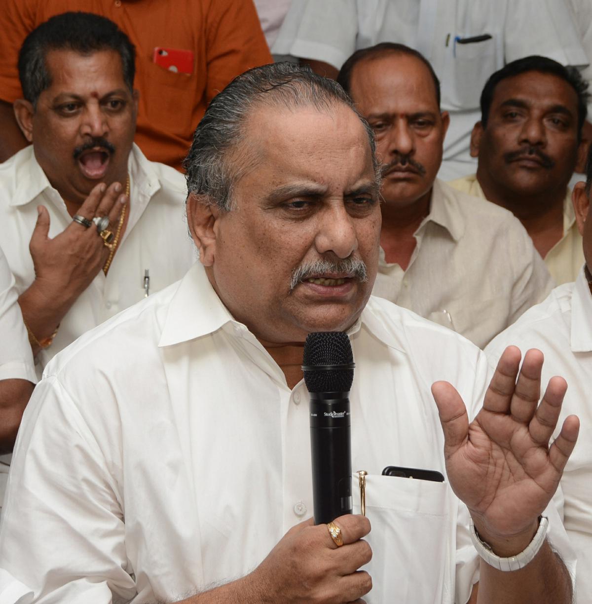 Mudragada letter to owner jagan on district names!