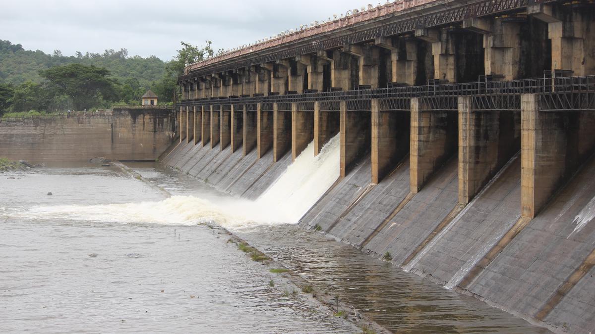 Water level in Tunga reservoir at Gajanur reaches the maximum level