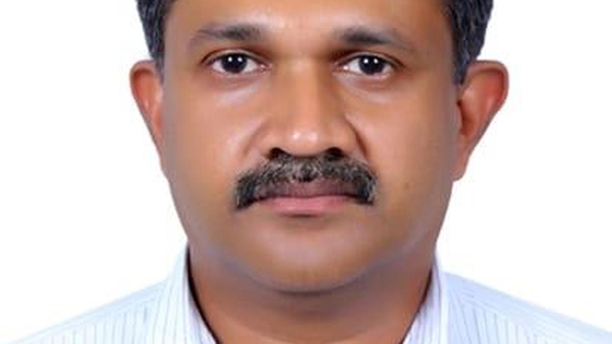 Airport director assumes office