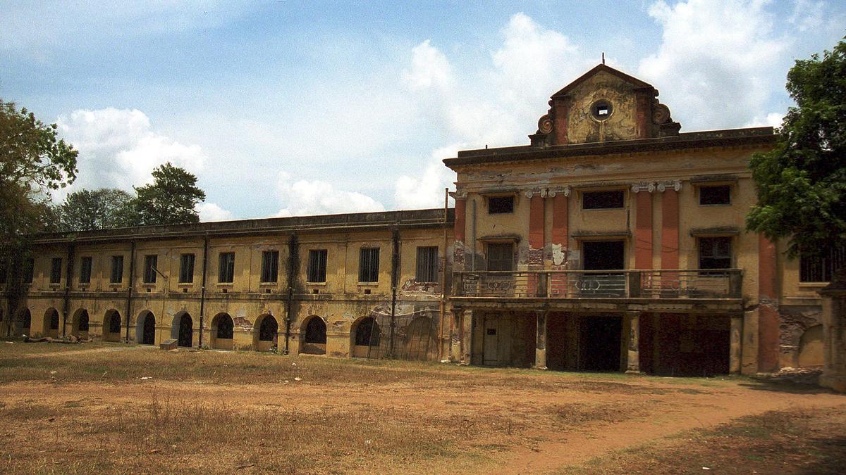 Why the Church of Scotland Mission was worried about schools in Madras falling into debt