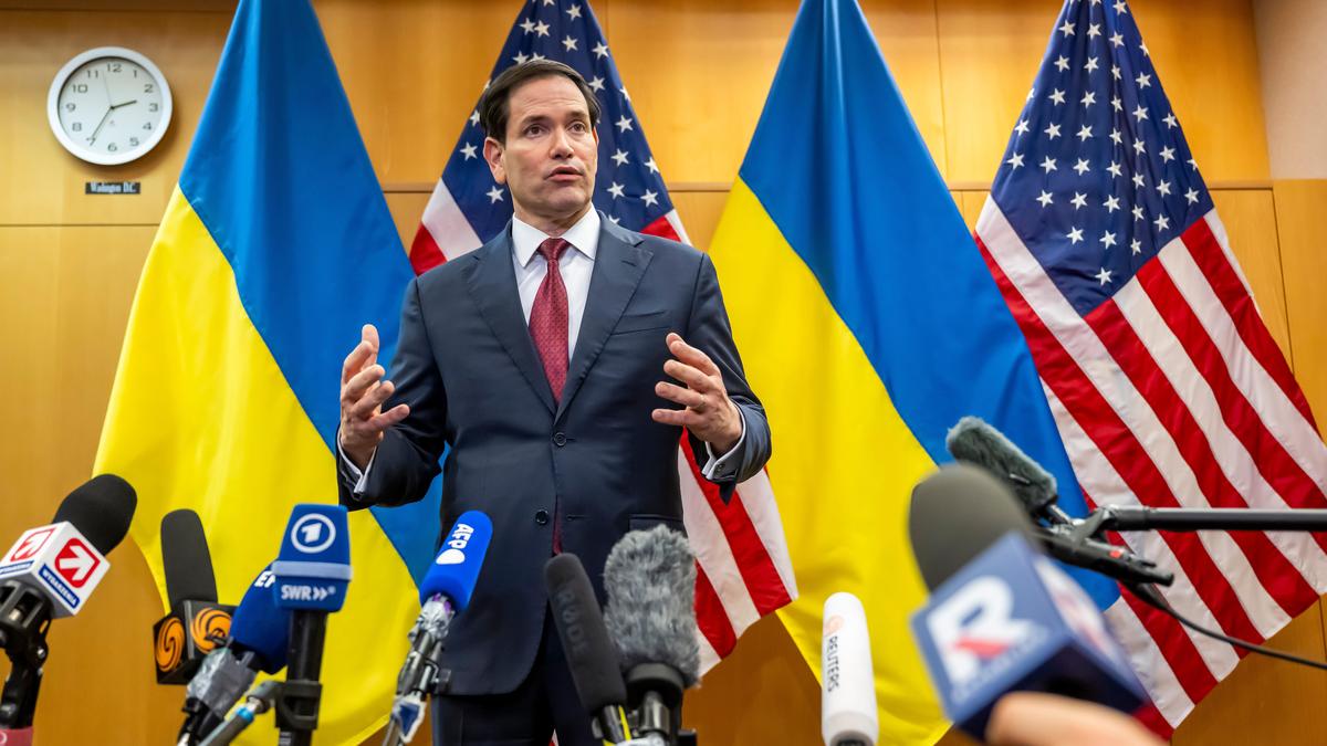 Washington, Kyiv say a peace deal must 'fully uphold' Ukraine sovereignty