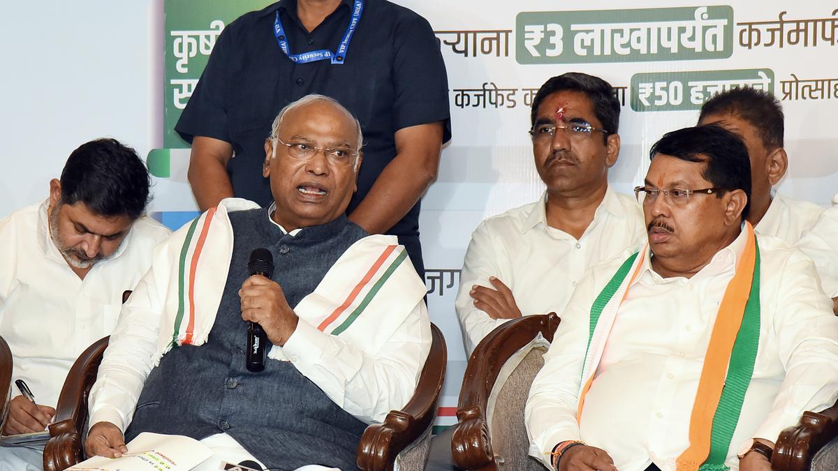 Kharge targets PM Modi, BJP for linking 'red book' of Constitution with 'urban Naxalism'