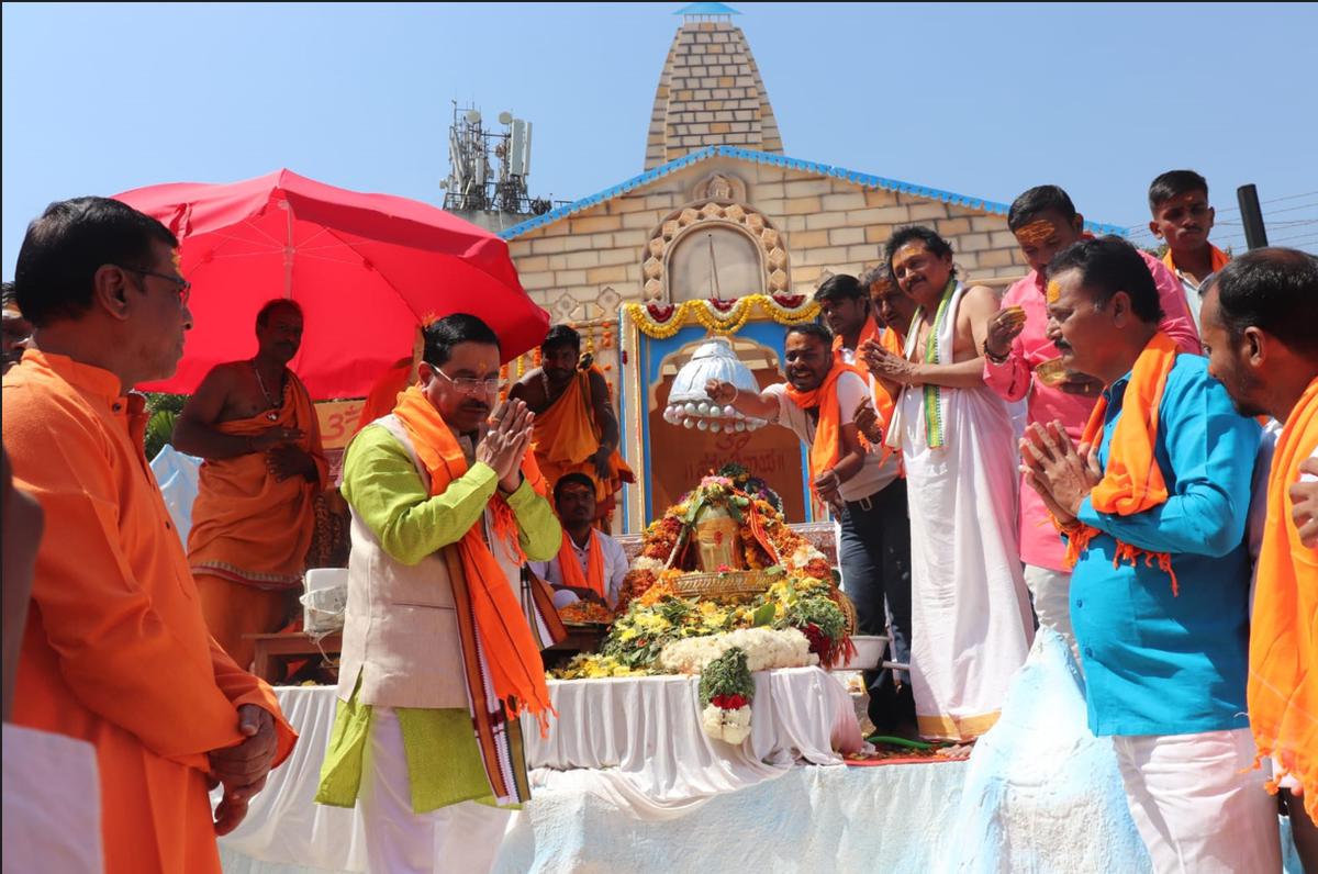 Union Minister Pralhad Joshi offering puja at the prototype of Kedarnath Temple created in Hubballi on Saturday as part of Maha Shvaratri celebrations. 