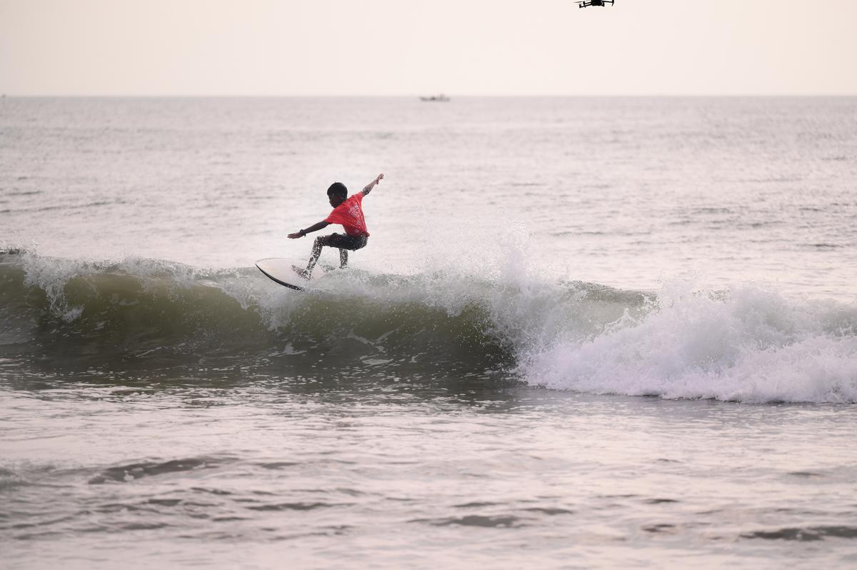 Chennai, Tamil Nadu, 13th August 2024: (ONLINE QUALITY ONLY) Covelong surfing competition, in Chennai, on Monday. Photo: Johan Sathya Das