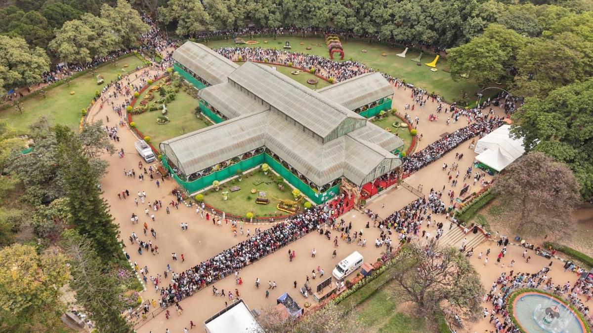 R-Day flower show at Lalbagh records over 8 lakh visitors, generates ₹2.75  crore - The Hindu