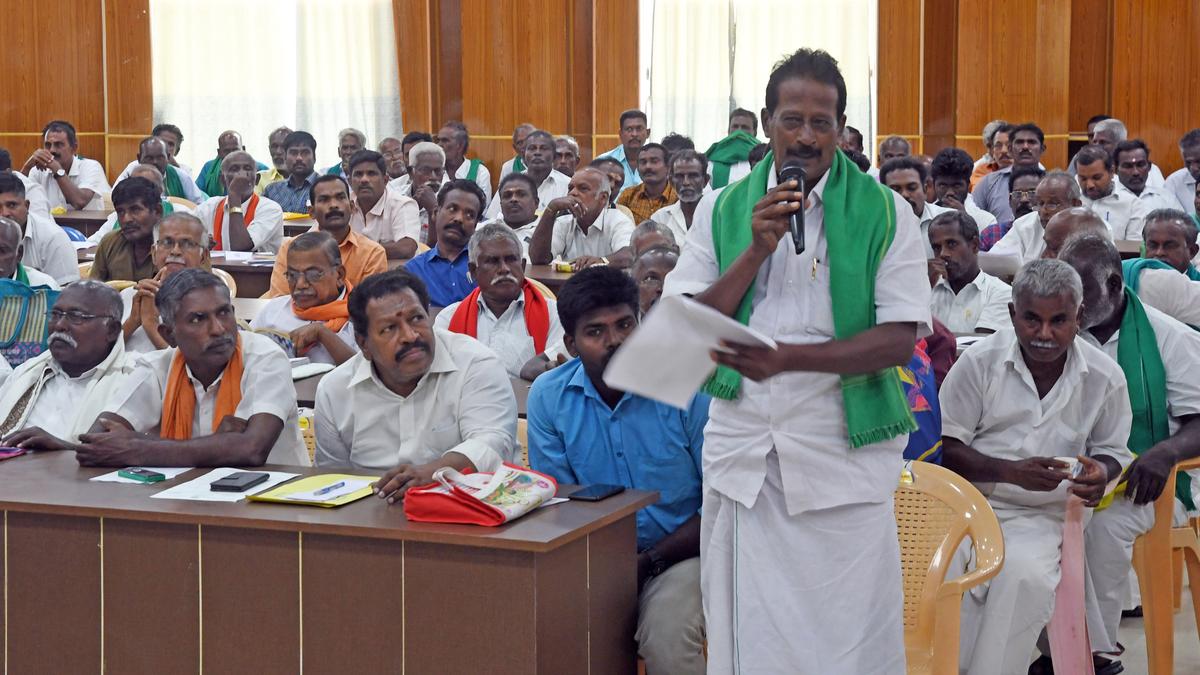 Chilli growers demand immediate disbursal of insurance benefits