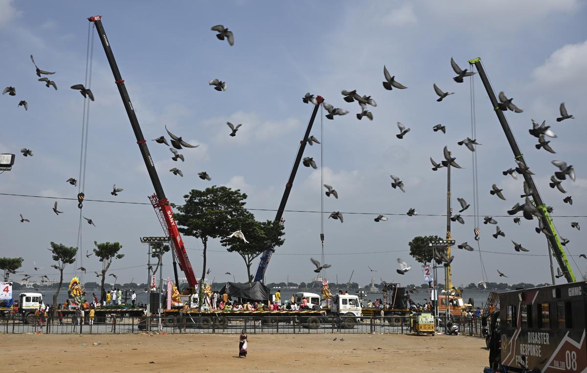 Massive cranes were arranged at People’s Plaza at Necklace Road in Hyderabad for immersion of Ganesh Idols on Monday (September 16, 2024).