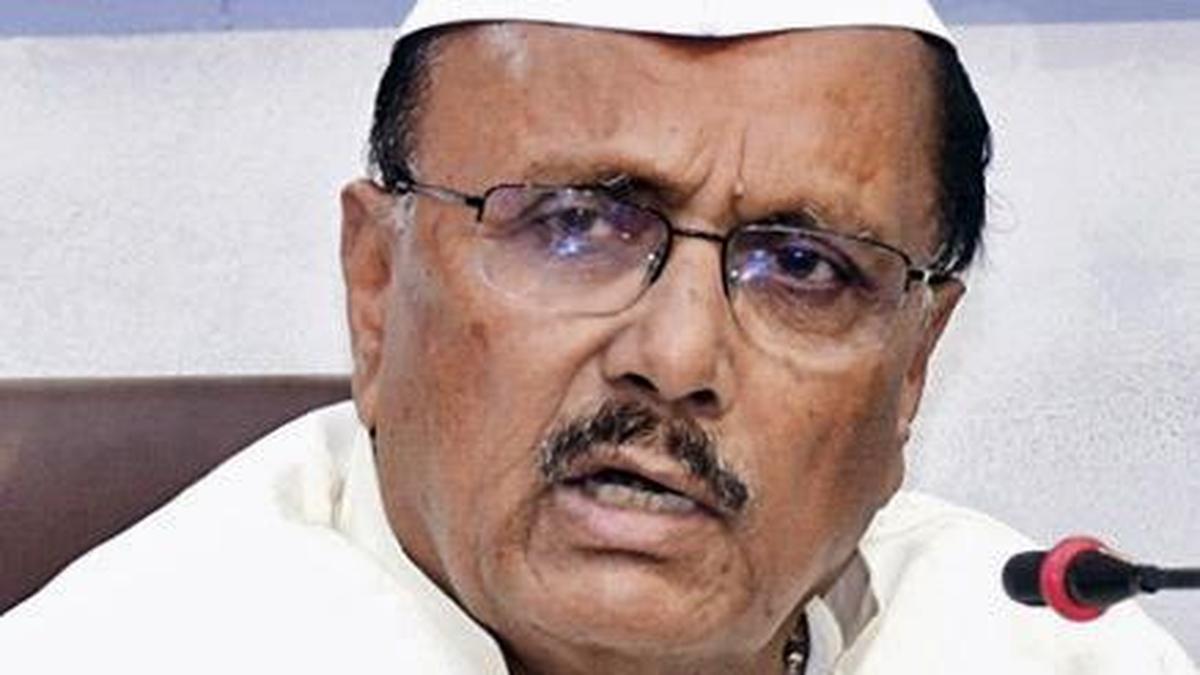 Govt embarrassed as B.R. Patil joins Oppn in criticising shifting of doctors from rural PHCs