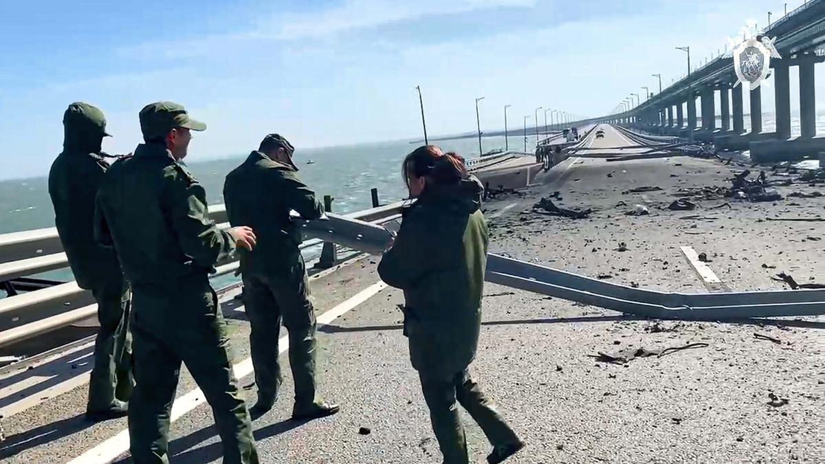 3 Killed, Key Russian Supply Route Damaged In Crimea Bridge Blast - The ...