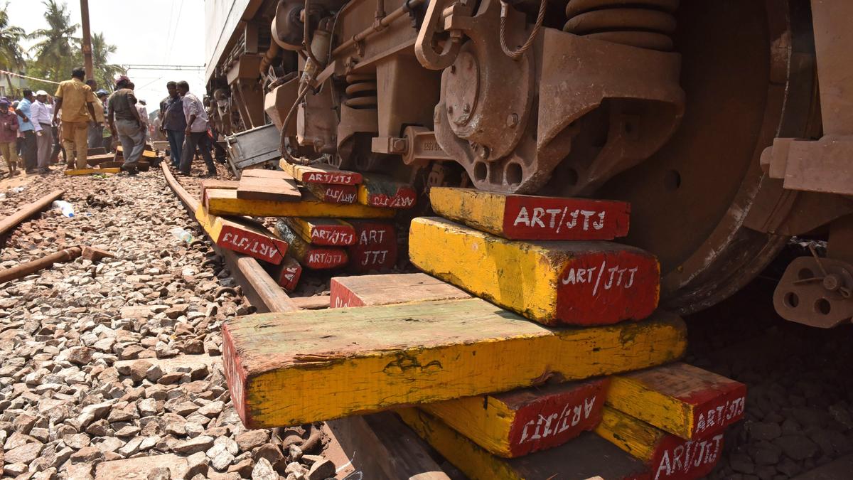 Goods train collides with locomotive at NTPC plant in Rae Bareli; none hurt