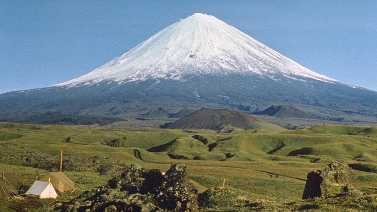 Dormant Russia volcano erupts for first time in 450 years days after Kamchatka earthquake