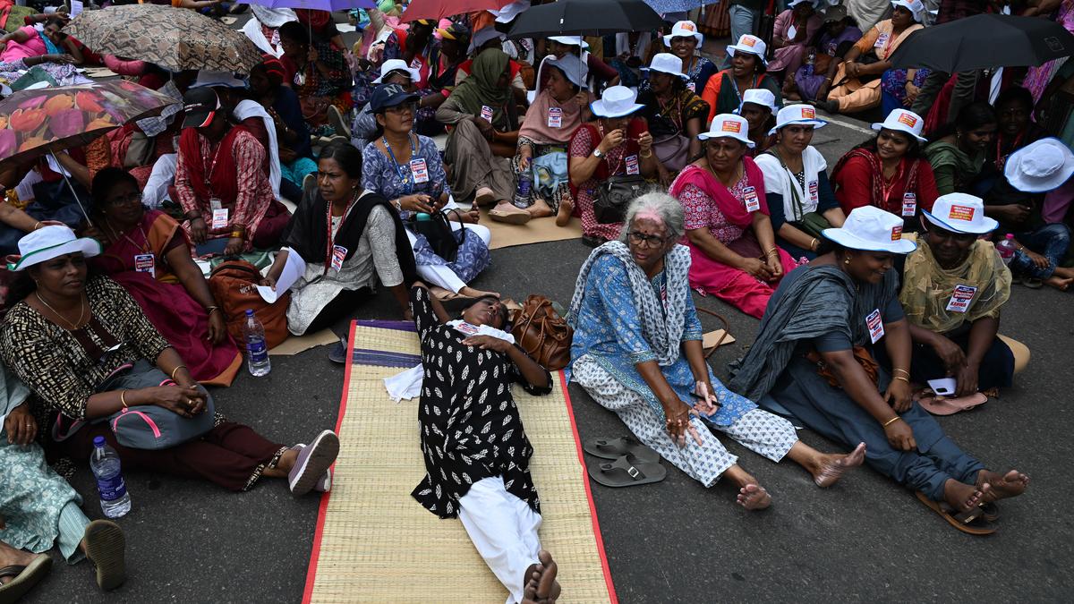 Kerala ASHA workers step up protest, begin indefinite hunger strike in front of Secretariat