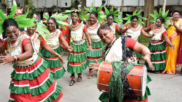 Tribal dance festival begins in Mysuru