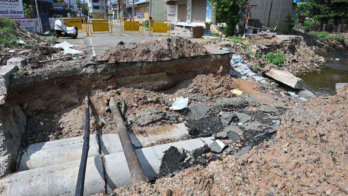 Commuters, residents frustrated as Anna Salai bridge remains unrestored