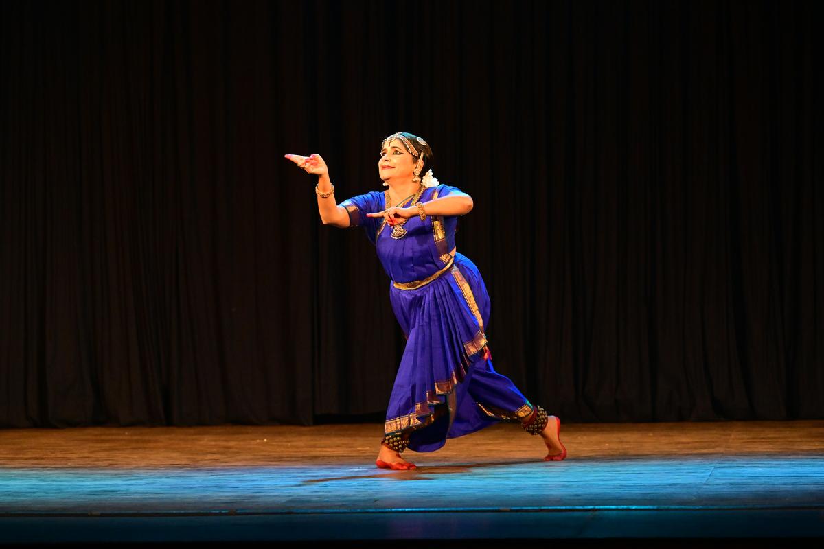 Indira Kadambi conveyed varied shades of emotions effortlessly during her Anandabhairavi pada varnam.