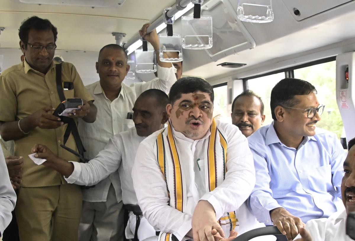 Transport Minister Ponnam Prabhakar taking a ride in an electric bus after flagged them off at Kukatpally depot in Hyderabad on Wednesday.