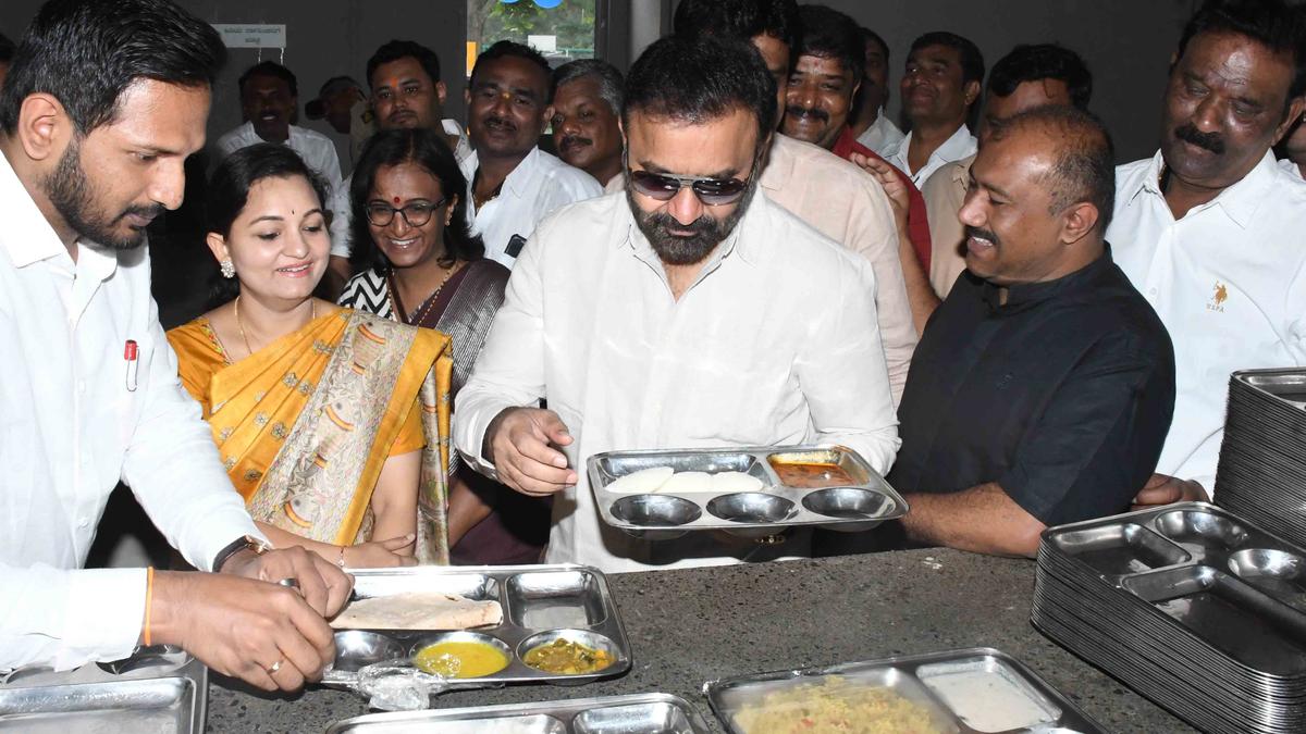 Minister unveils new rate card for Indira canteens in Dharwad