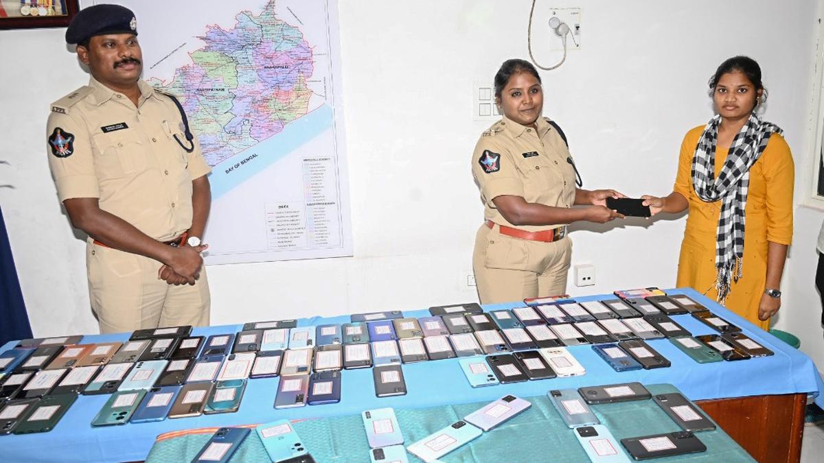 Andhra Pradesh: Anakapalli police recover 131 stolen mobile phones