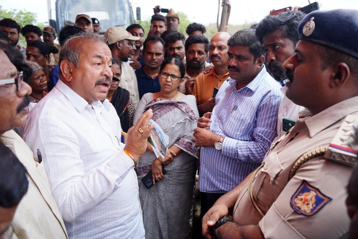 Legislators Sharada Puryanaik and Sn Channabasappa visit Anupinakatte in Shivamogga.