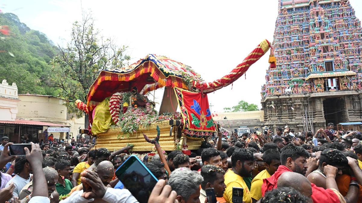 Lord Kallazhagar reaches His abode