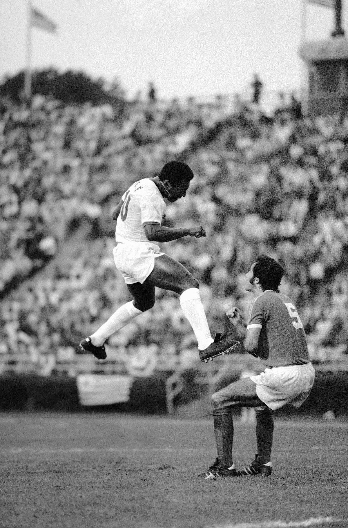 Pelé, 'The King of Soccer,' Dead at 82