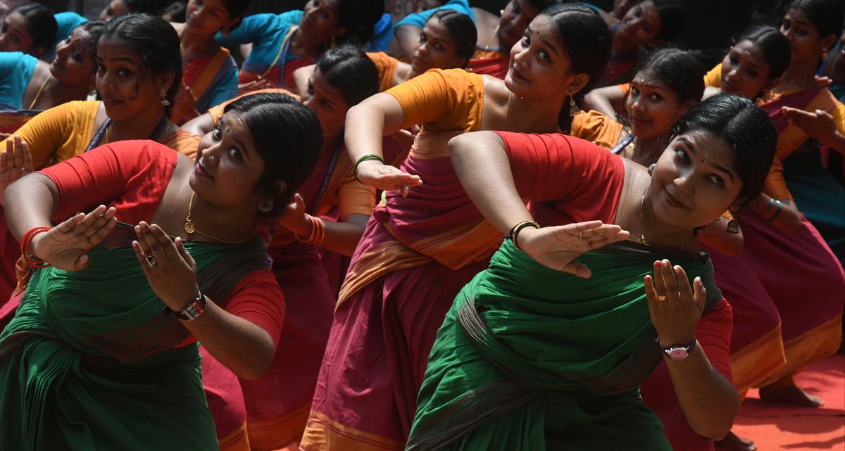 Students  at RLV College of Music and Fine Arts, Tripunithura, perform Mohiniyattam as a mark of protest against Kalamandalam Sathyabhama’s controversial racist remarks.    