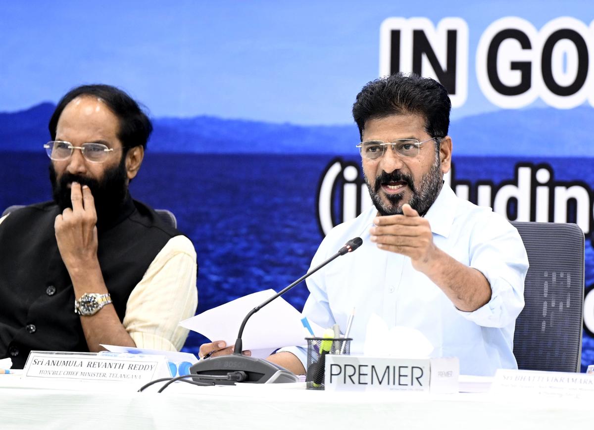 Chief Minister A. Revanth Reddy and Irrigation Minister Uttam Kumar Reddy during a power point presentation on the Polavaram-Banakacherla link project, in Hyderabad on Tuesday.