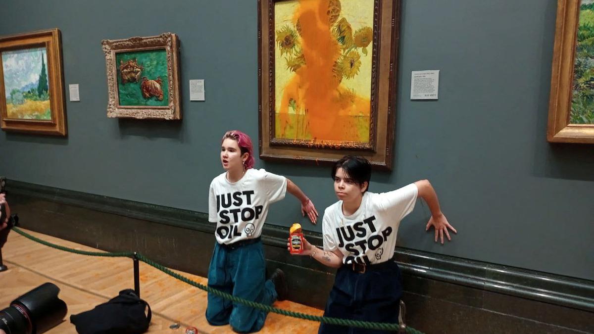 Climate protesters throw soup on Van Gogh's 'Sunflowers'