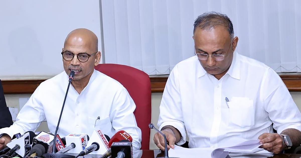Medical Education Minister Sharan Prakash Patil and Health Minister Dinesh Gundu Rao at press conference in Bengaluru on Tuesday.