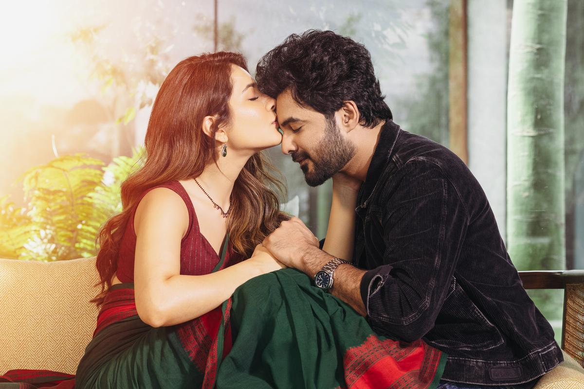 Raashii Khanna and Siddhu Jonnalagadda in the film