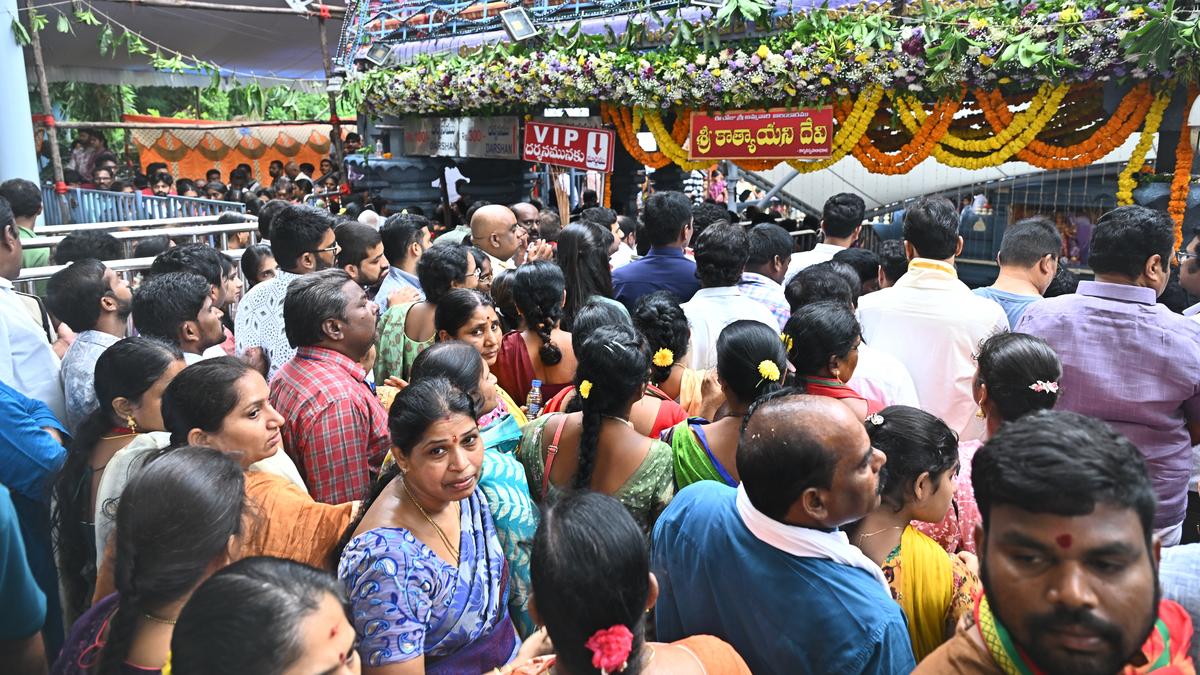 Indrakeeladri in Vijayawada witnesses VIP rush, chaos during Kumkum Archana