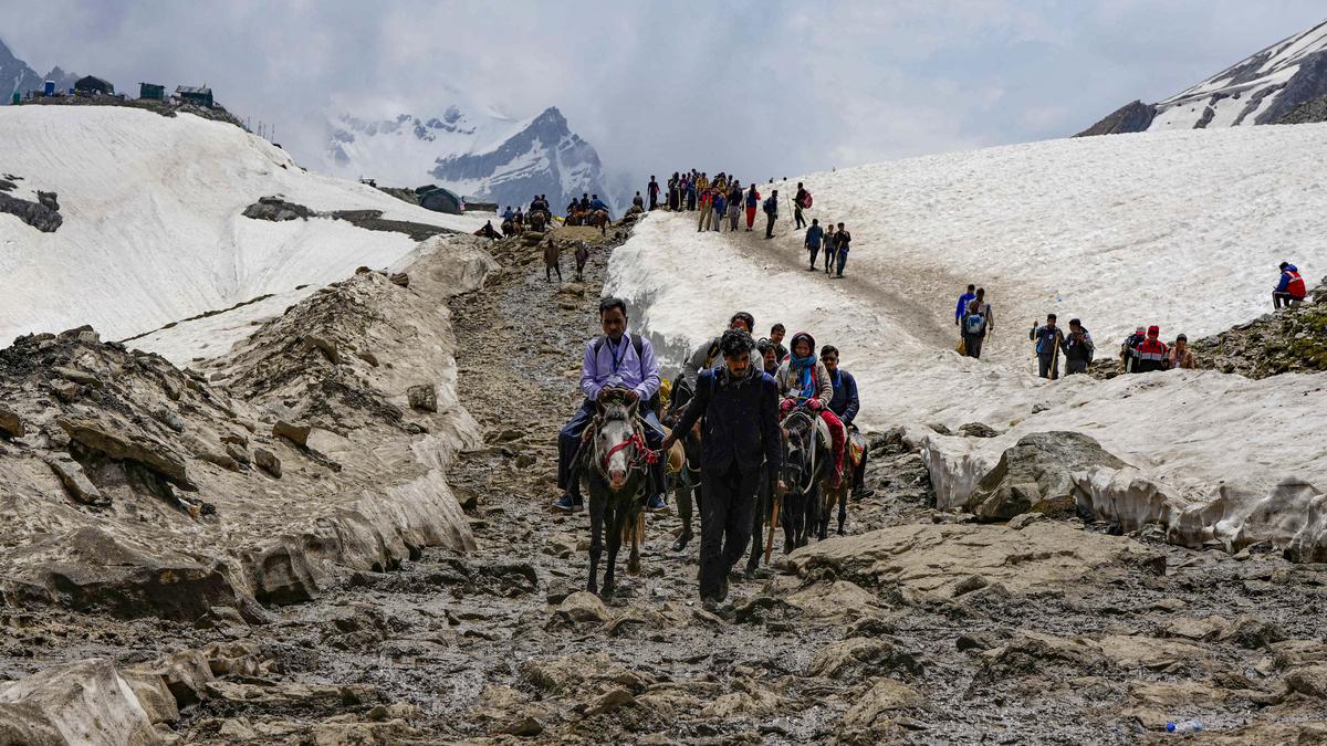 Traffic movement suspended on Jammu-Srinagar highway due to rains, landslides; Amarnath yatri convoy stopped at Ramban