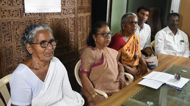 Fact-finding team releases report on Karur activist’s murder