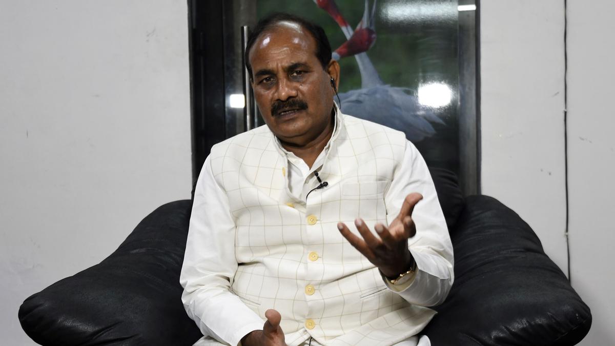 Ink thrown at BJP Ghosi bypoll candidate Dara Singh Chauhan