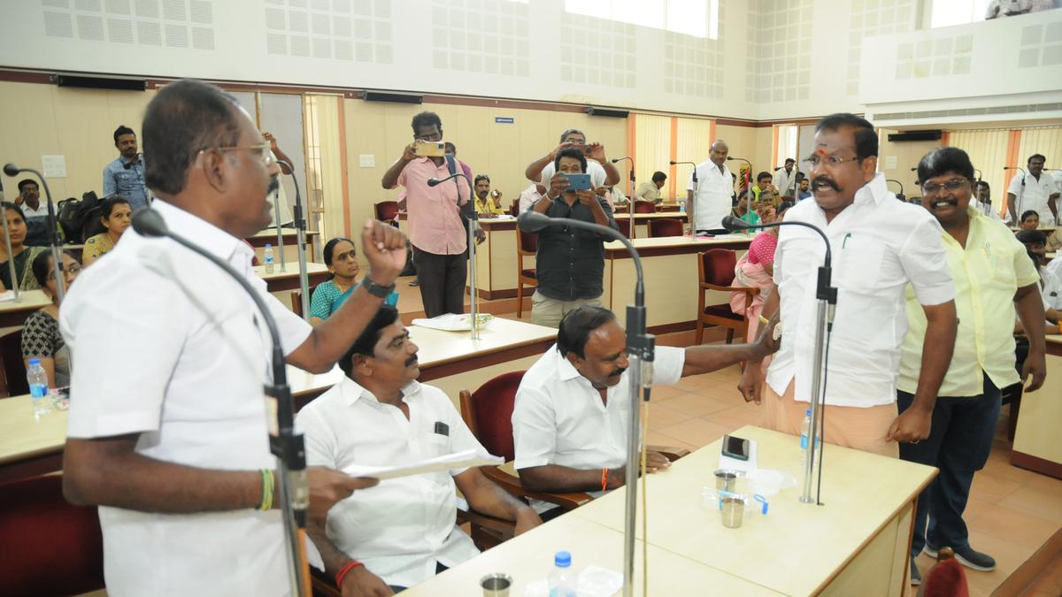 Erode Corporation council meeting witnesses heated arguments between DMK, AIADMK councillors