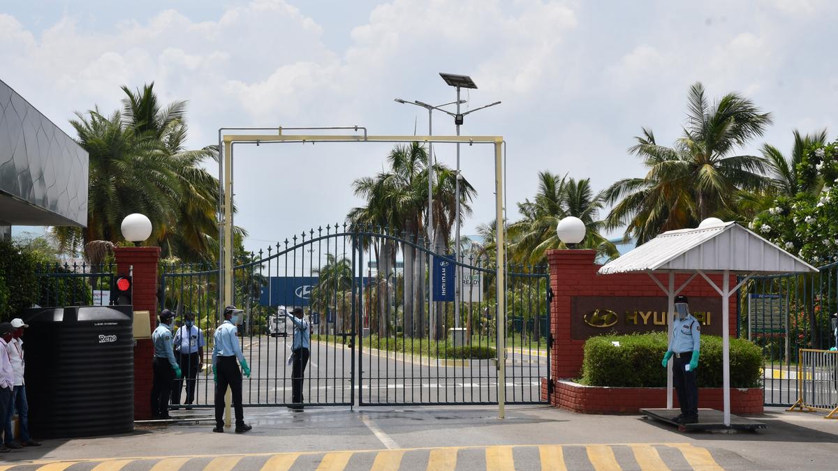 Hyundai employees stage protest at plant over wage settlement