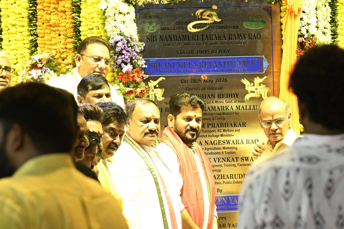 Chief Minister A. Revanth Reddy unveils the statue of former Chief Minister of undivided Andhra Pradesh N. T. Rama Rao at Maitrivanam Junction in Hyderabad on Thursday.