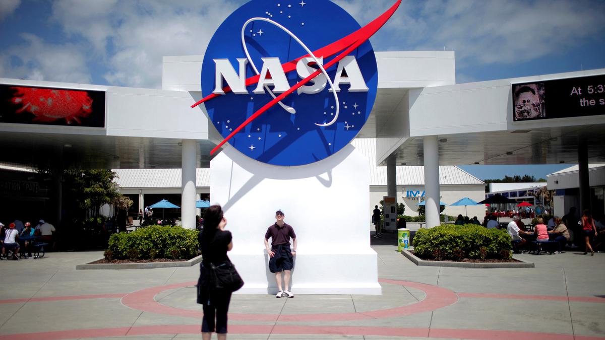 NASA's UFO panel convenes to study unclassified sightings