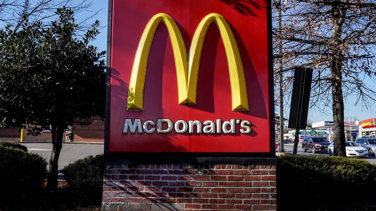 McDonald's temporarily shuts U.S. offices, prepares layoff notices: report
