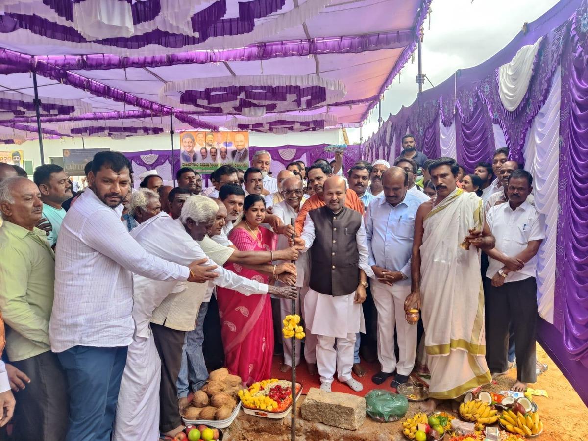 MP flags need for 650-bed hospital at proposed RGUHS medical college campus  in Ramanagara - The Hindu