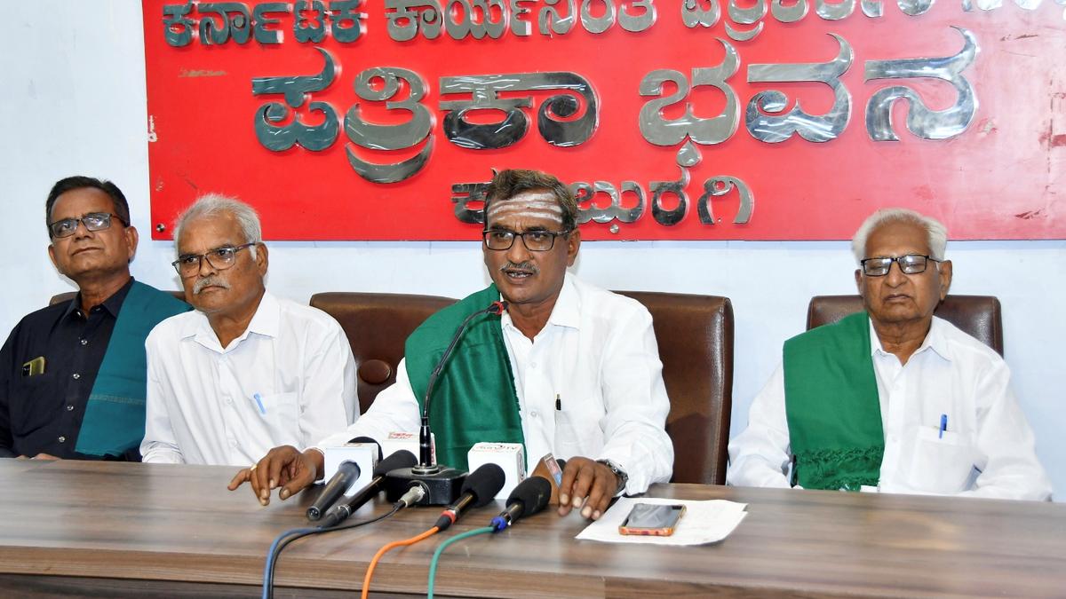 Reopen Chincholi sugar mill&nbsp;to help crush harvested sugarcane, farmers tell State govt.