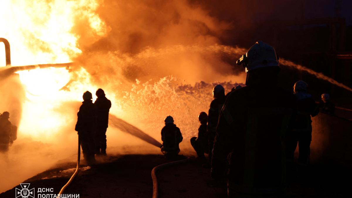 Russian strikes kill 4 in Ukraine as Kremlin praises new U.S. security strategy