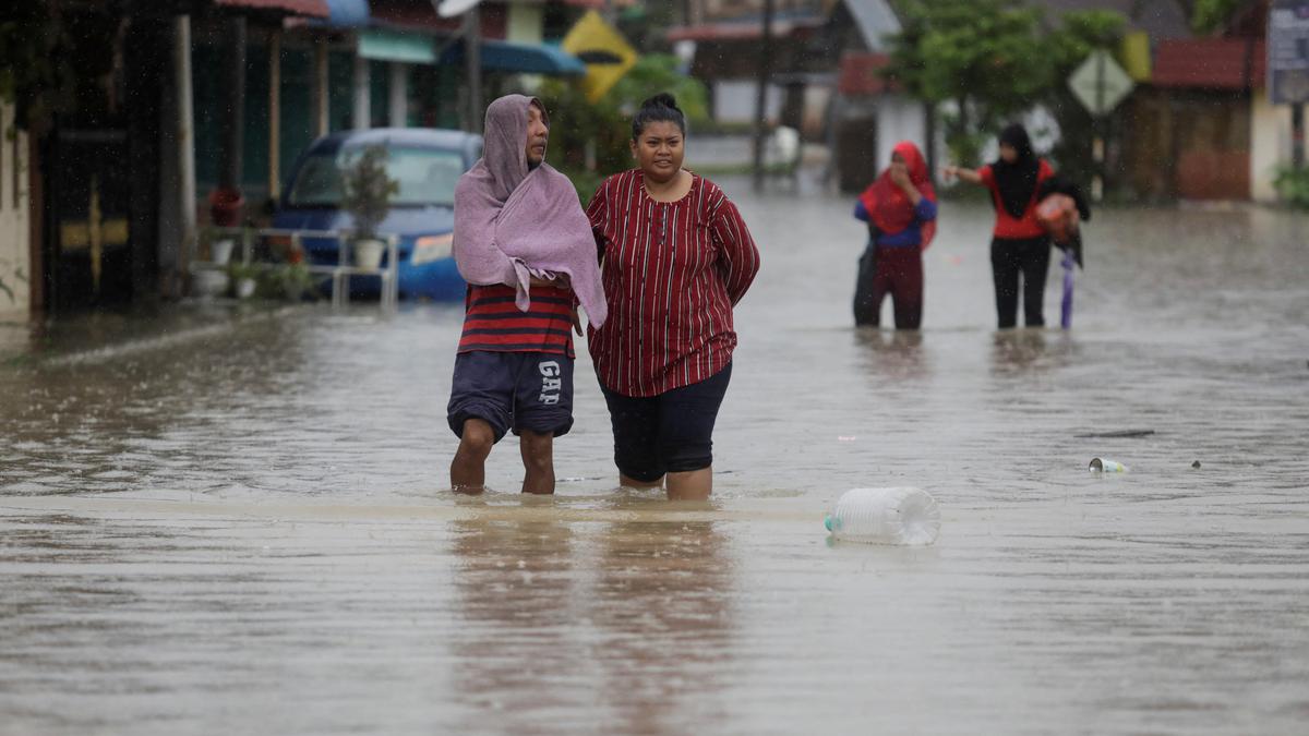 Flooding in southern Malaysia forces 40,000 people to flee homes