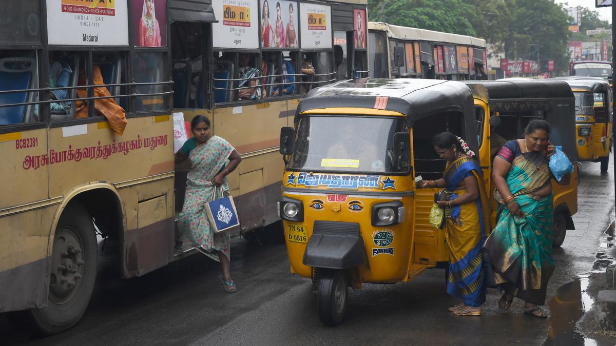 With none to crack whip, share autos take control of Madurai roads